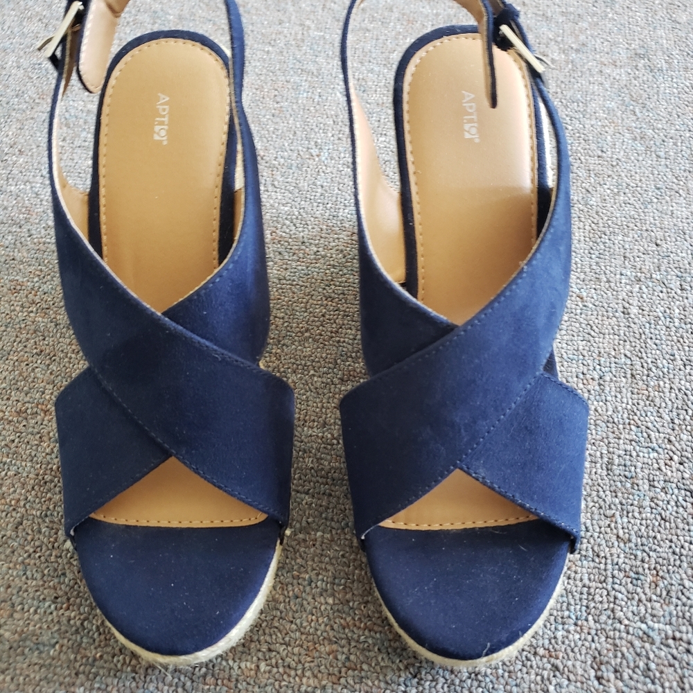 APT.9 wedge shoes/ never worn
